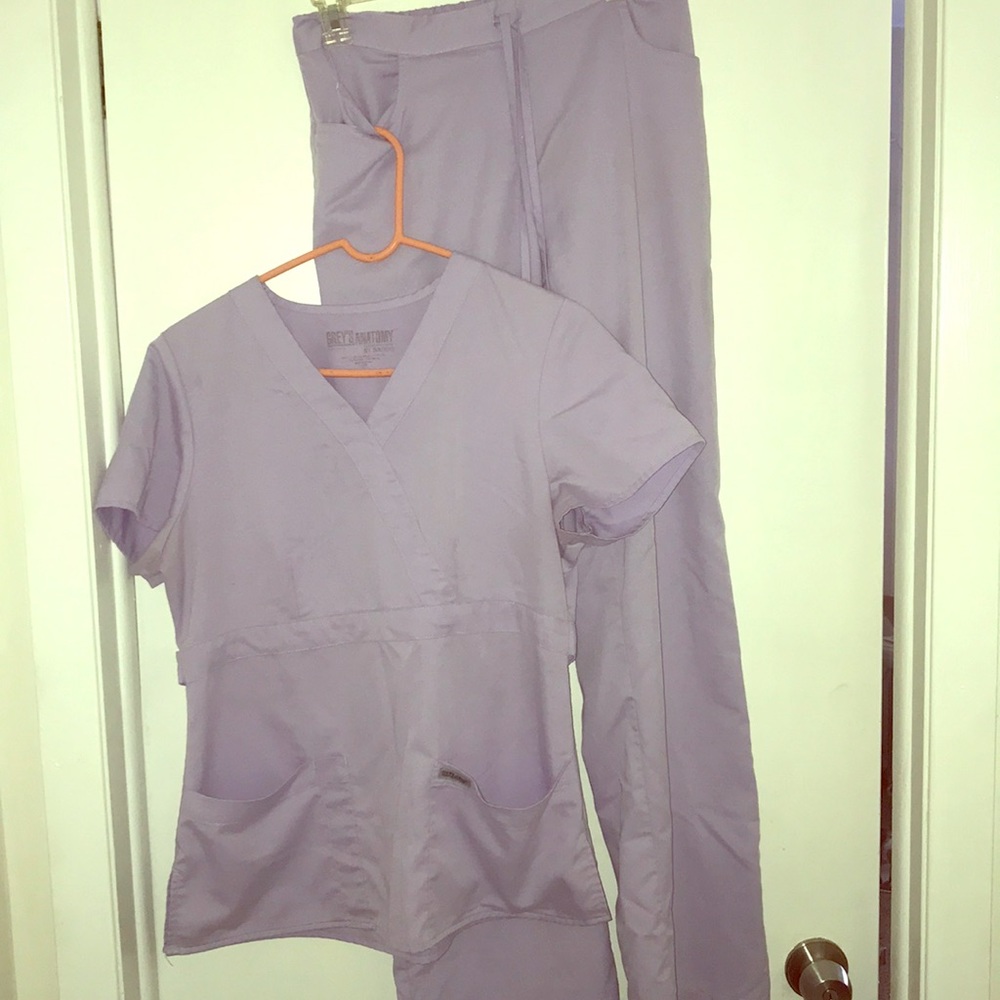 Greys Anatomy Scrubs size small!